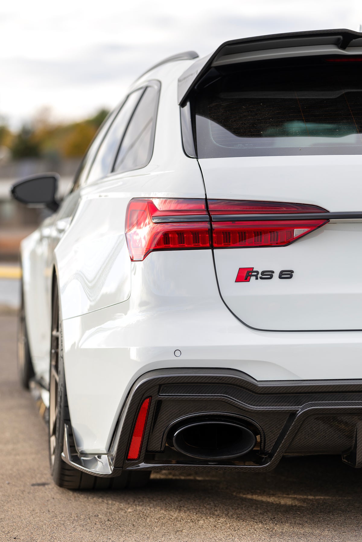 EU Audi RS6 C8 — White Street Build