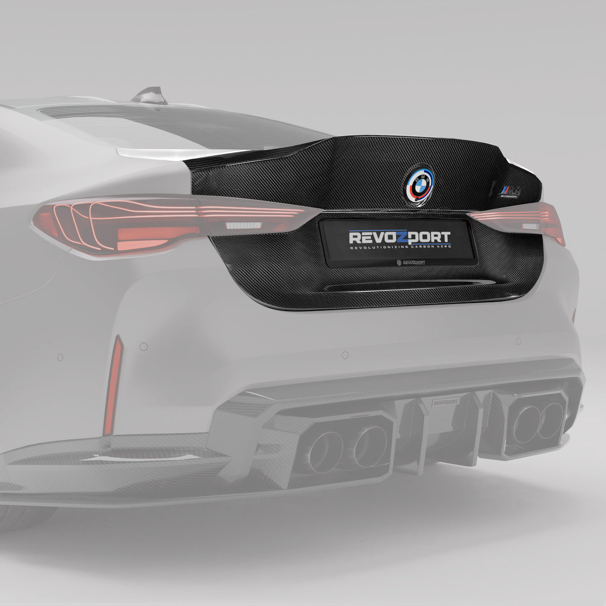 BMW M4 G82 碳纤维尾箱盖
