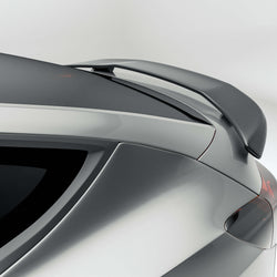 Tesla Model Y Juniper 碳纤维后扰流翼棚拍视图