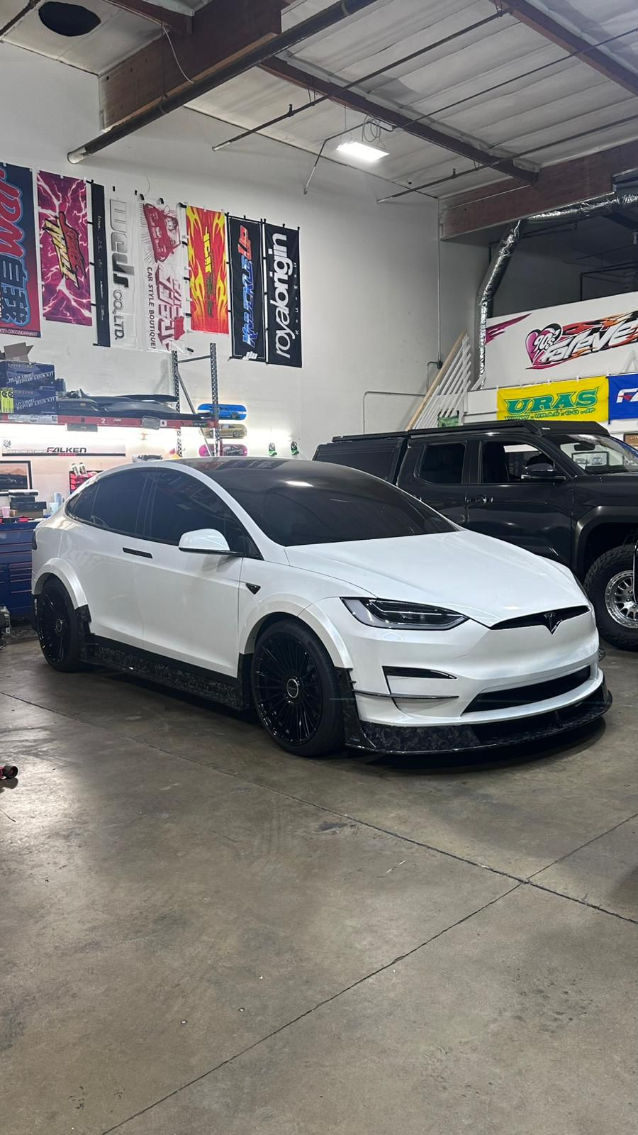 US Tesla Model X — White Splitter & Skirts Build